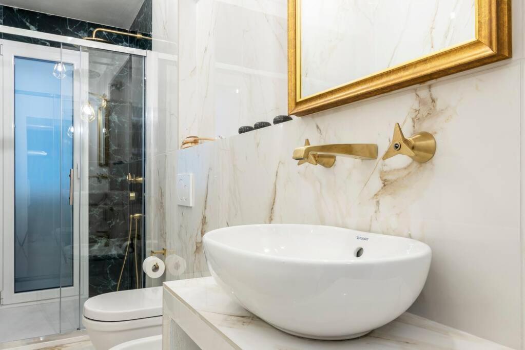 Velasca Flexyrent Apt. Aircon - Wifi - Brand New มิลาน ภายนอก รูปภาพ