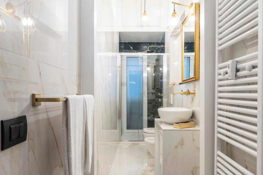 Velasca Flexyrent Apt. Aircon - Wifi - Brand New มิลาน ภายนอก รูปภาพ